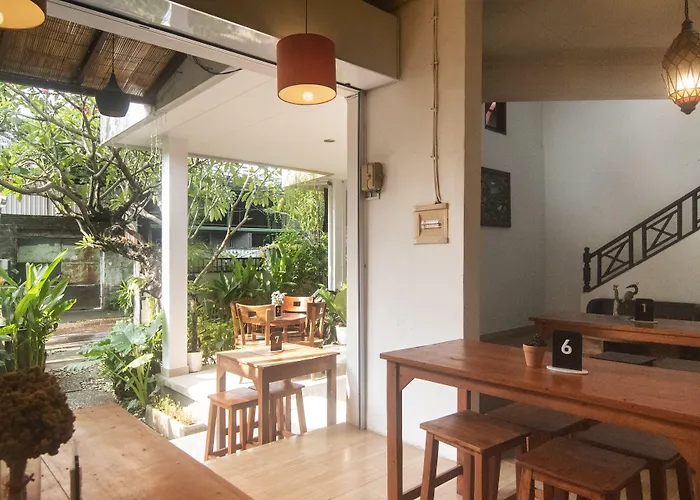 ゲストハウス Miraa & Resto デンパサール